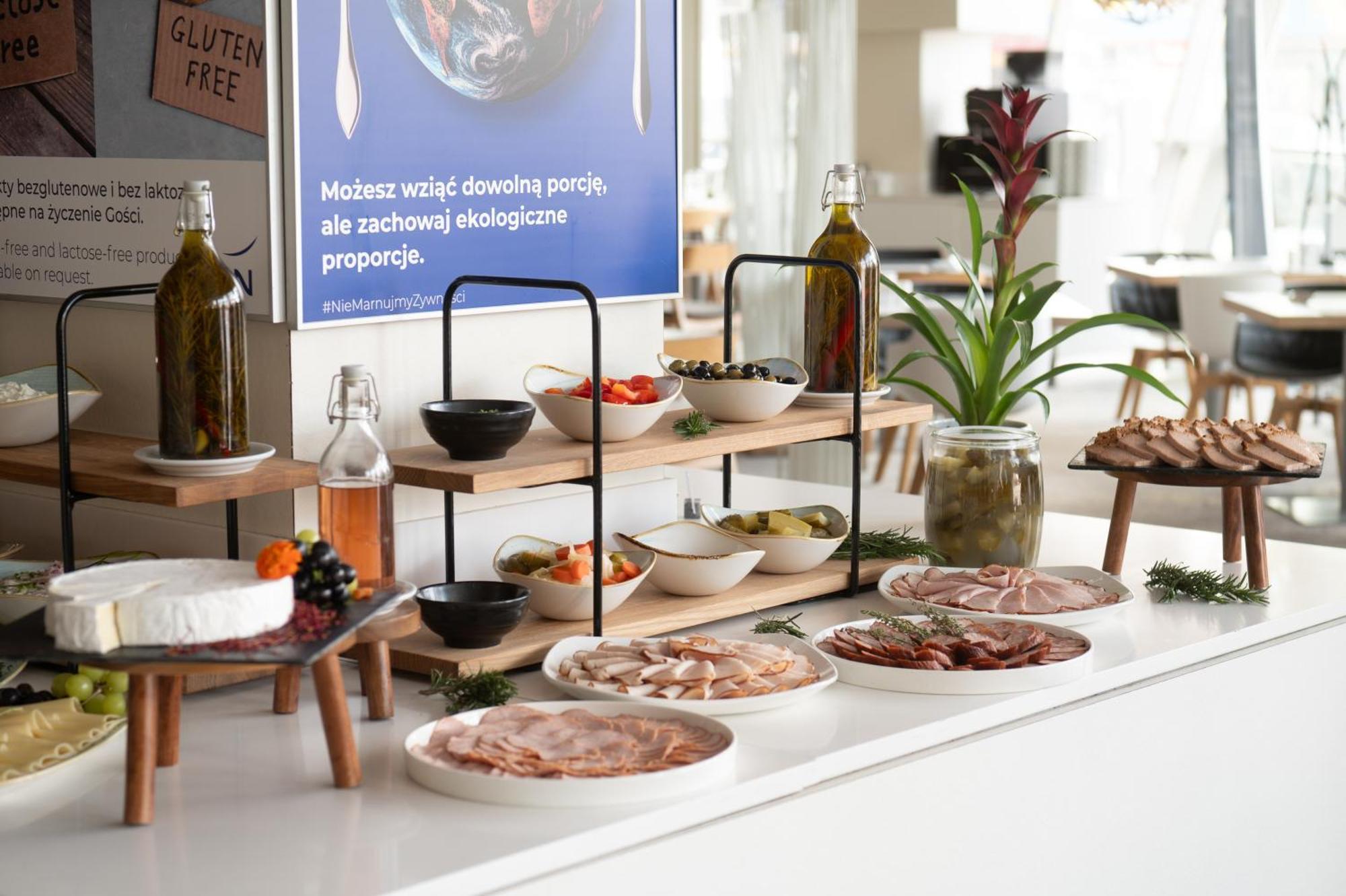 Novotel Warszawa Centrum Esterno foto Gluten Free breakfast buffet