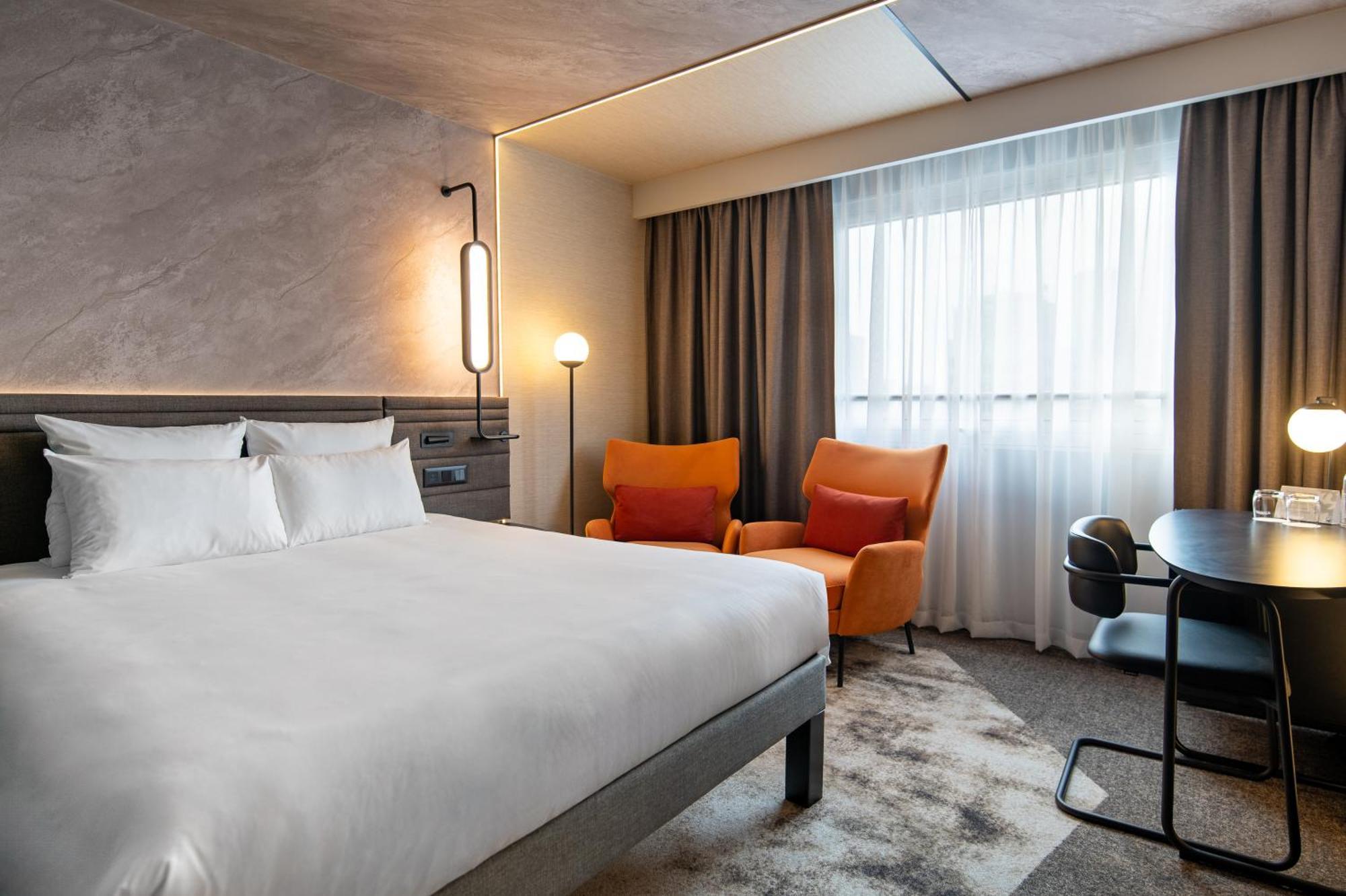 Novotel Warszawa Centrum Esterno foto Room at the Hilton Munich