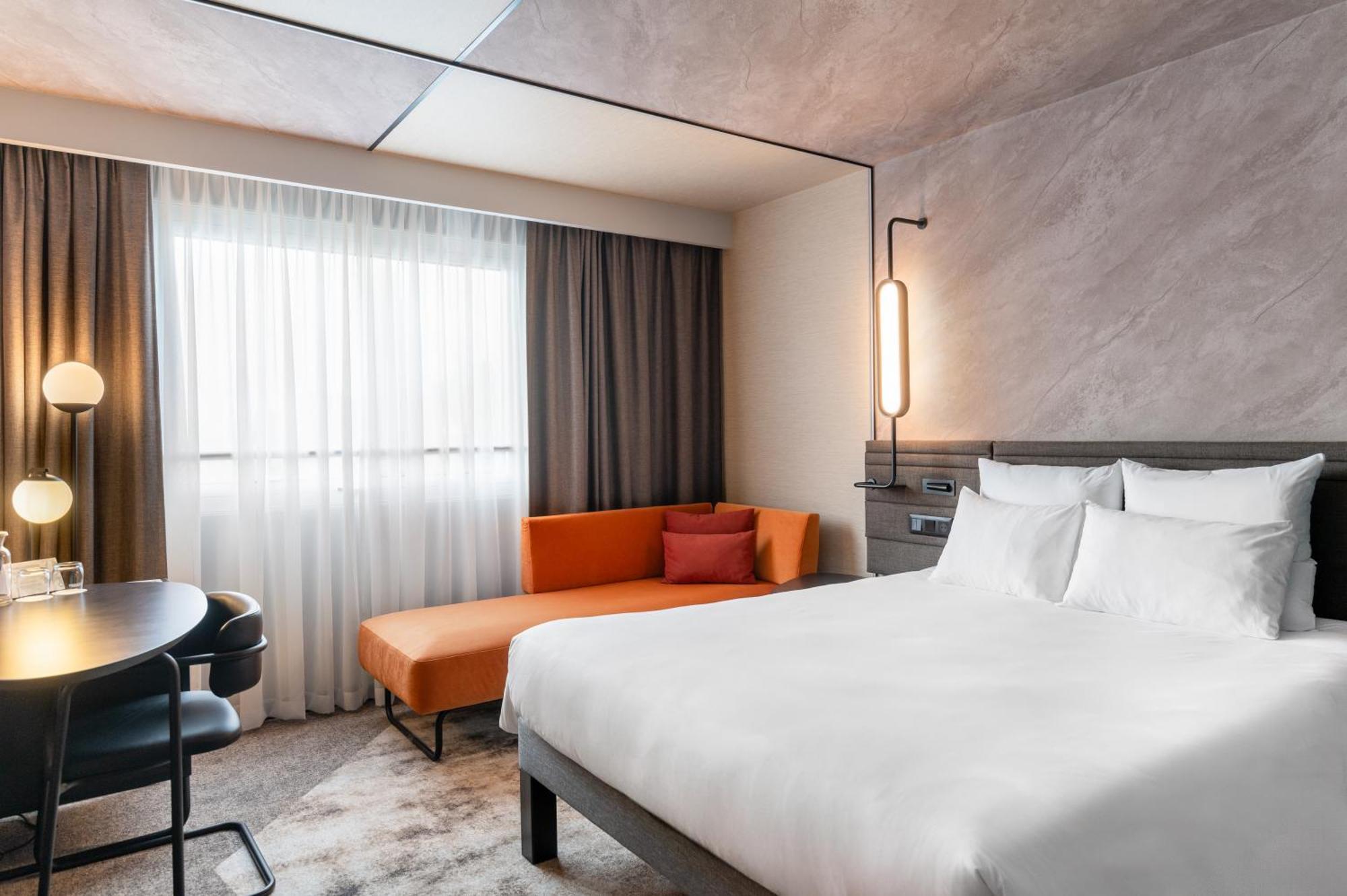 Novotel Warszawa Centrum Esterno foto Room at the Hilton Munich
